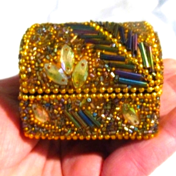 Handmade Abstract Multi Color Gold Jeweled Beaded Trinket Box 2"x1.5"x1.5" - Picture 3 of 6